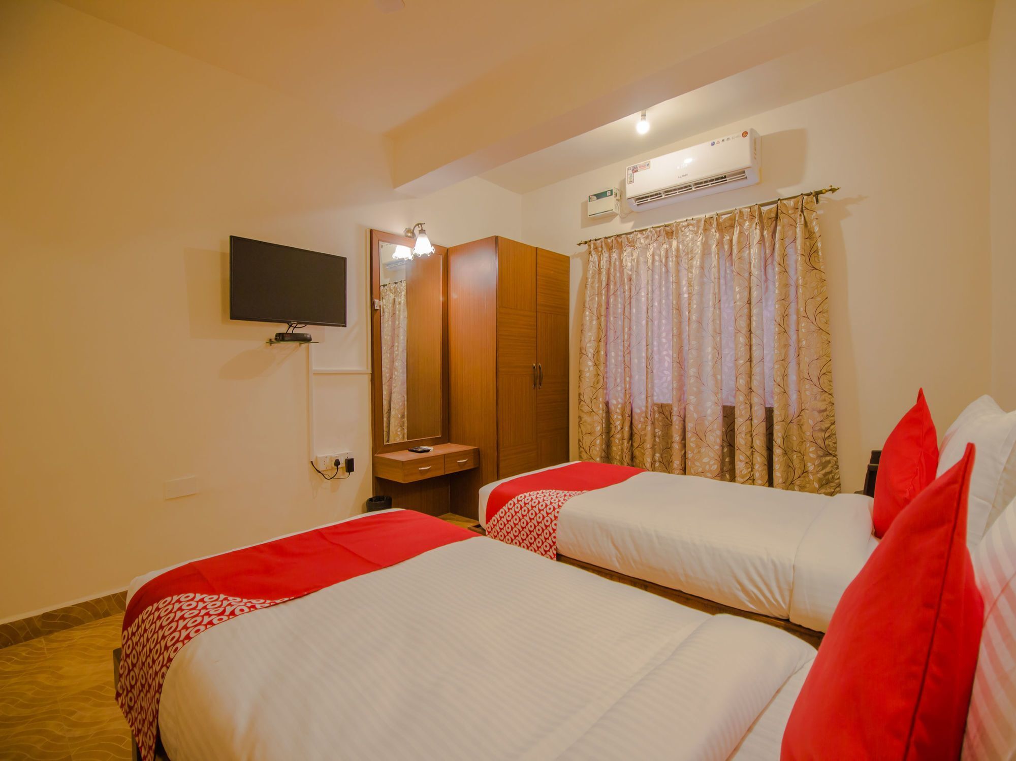 Oyo Flagship 13853 Shruti Resort Calangute Bagian luar foto
